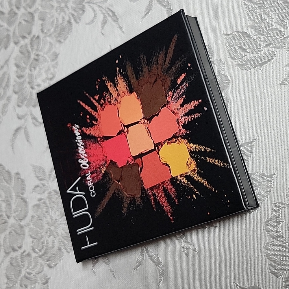 Huda "Coral Obsessions" Eyeshadow Palette - Picture 4 of 10